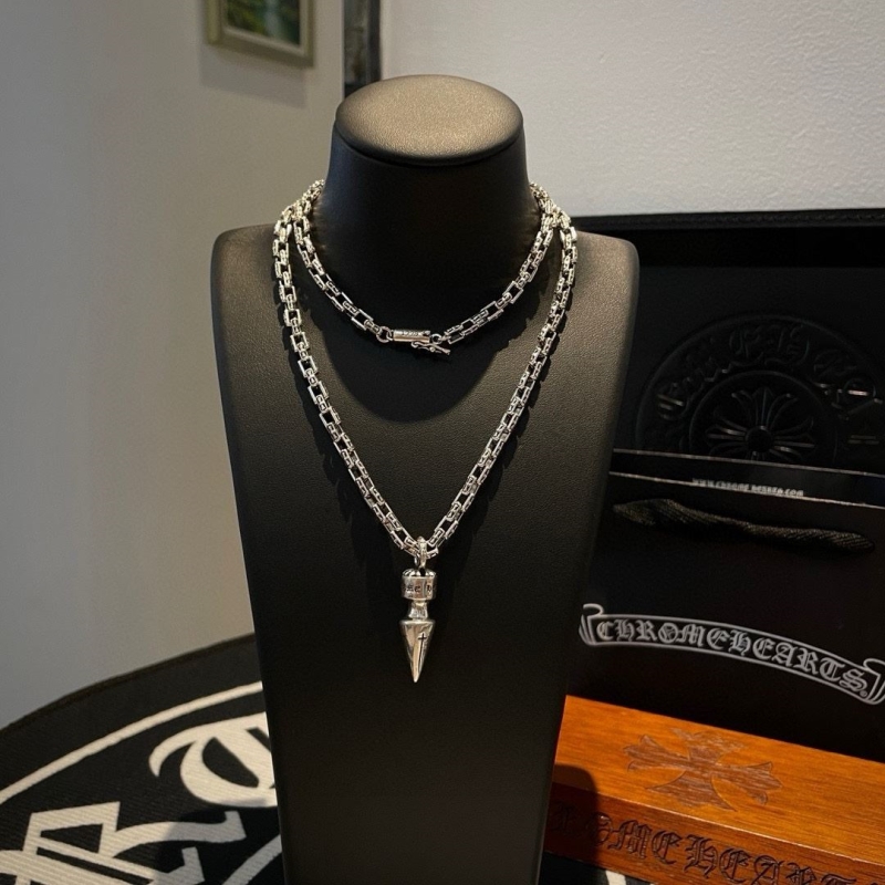 Ch*0me He**ts necklaces